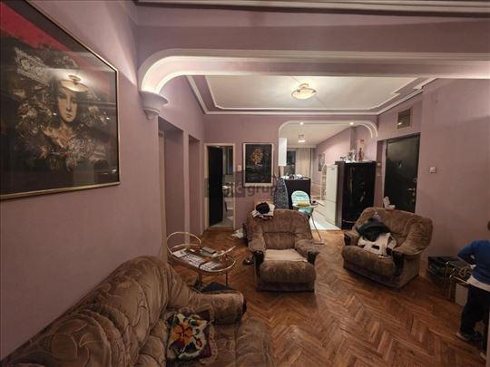 Vračar, Molerova, svetao, uknjižen