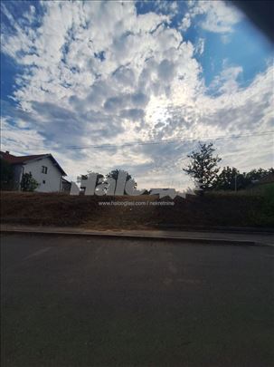 Zuce - Voždovac. Plac 15,7 ari. Vlasnik 1/1