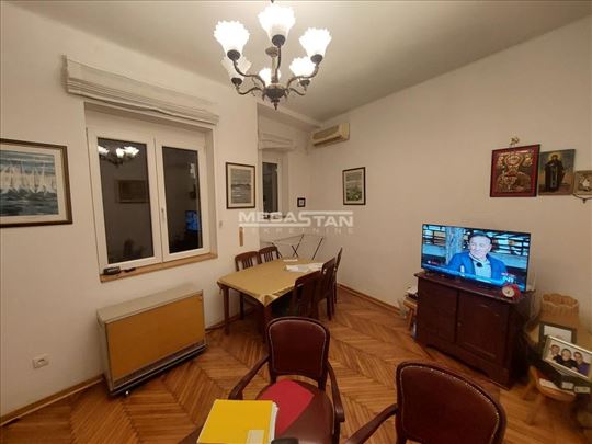 Kalenić pijaca, namešten, visina Vpr
