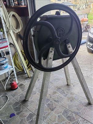 Krunjac za kukuruz rucni