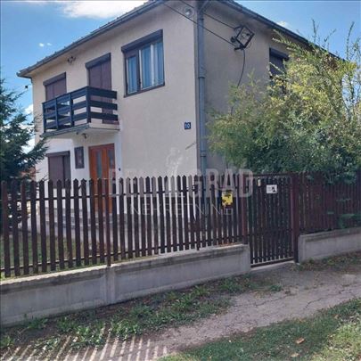 Uknjižena kuća nadomak Čačka, 163 m2+61 m2, plac 2