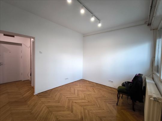 Veoma dobar! Perfektna pozicija! Retko u ponudi