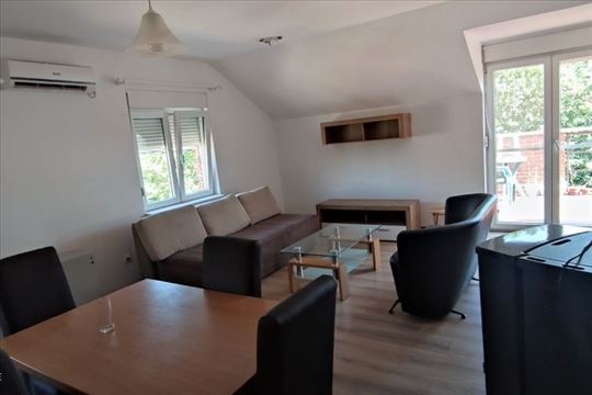 Batajnica, 2.0s, 51 m²+ terasa, namešten