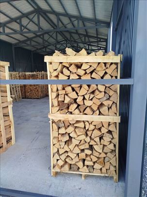 Cepana drva na paleti i pelet Ideal i Crown forest