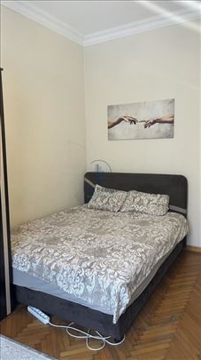 Crveni krst, Cara Nikolaja Drugog, 90m2