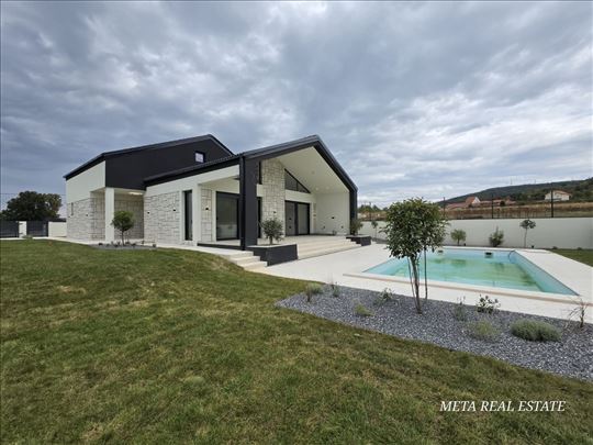 Elegantna porodična kuća na Kosmaju – Rogača | 212