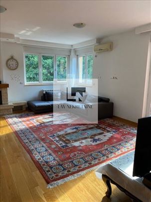 Izuzetan lux stan na odličnoj lokaciji