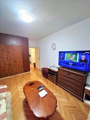 Karaburma, 56m2, uknjižen, funkcionalan