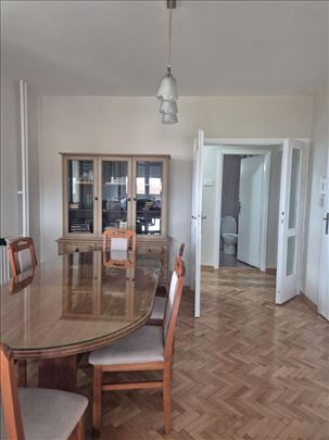 Lepa lokacija, 2 spavaće sobe, terasa