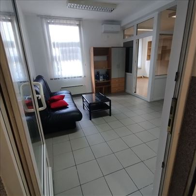 Poslovni prostor,Braće Jerković,kod Ritch-a,40m2,I