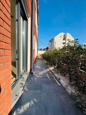 Prava retkost na tržištu 84m2 + 30m2 dvorište