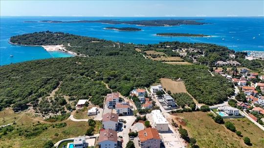 Prodaja stana s parkirnim mjestom, Štinjan!
