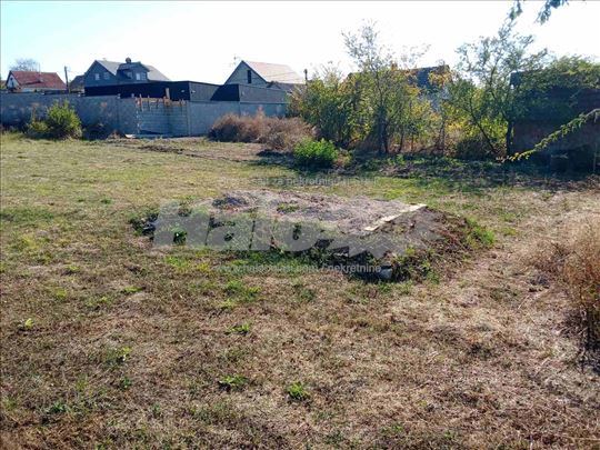 Prodajem građevinski plac