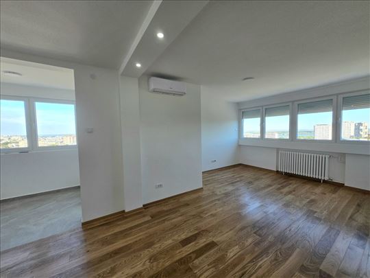 TOP lokacija, LUX renoviran stan