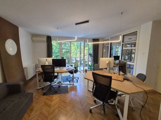 Vase Pelagića, 120m2, 5 soba, prazan, parking