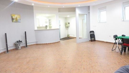 Vase Pelagića, 150m2, 5 prostorija
