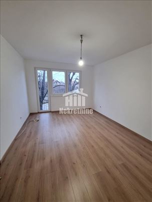 Zemun uknjižen renoviran stan ID#1636