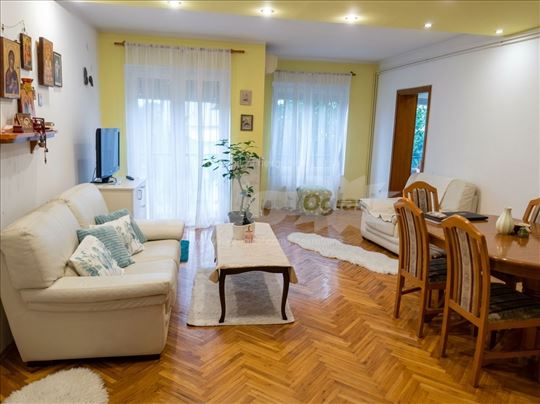 Centar 3.0 83m² lođa,dvorište,odmah useljiv