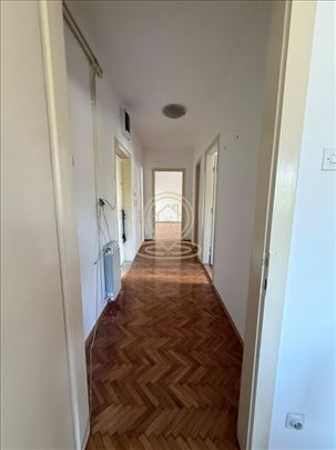 Dvosoban stan 80 m², Vračar, Beogradska, 2. sprat
