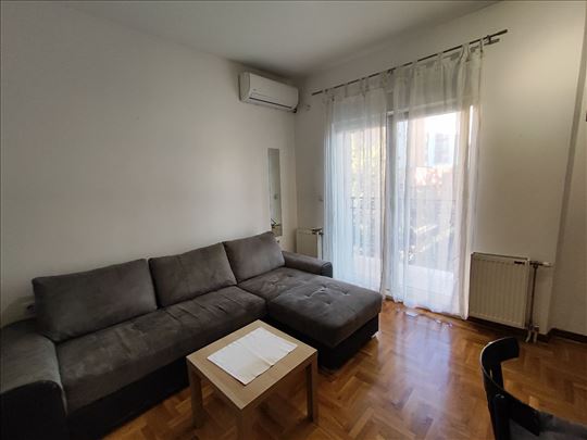 Izdaje se, 37m2, u novijoj zgradi kod Sinđelića