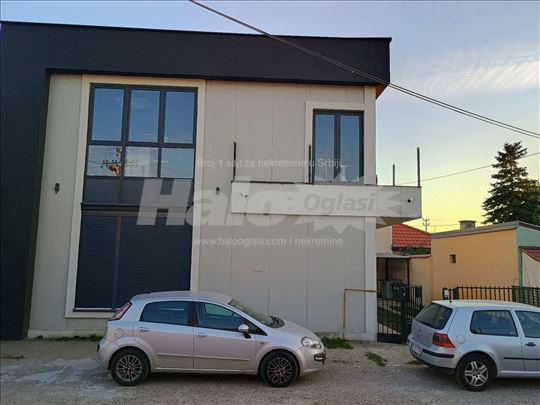 Poslovna zgrada za izdavanje, Telep, 2.500€, 300m2