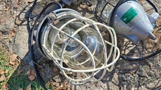 Stare brodske lampe