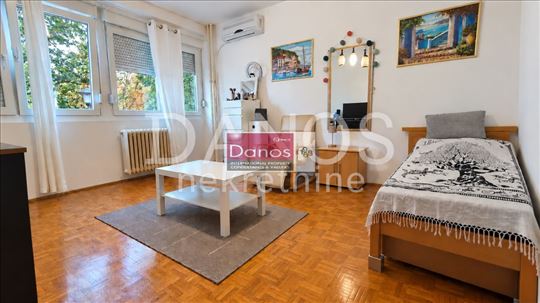 Dušanovac, 50 m2, Top lokacija, Bez buke,Dvorišni