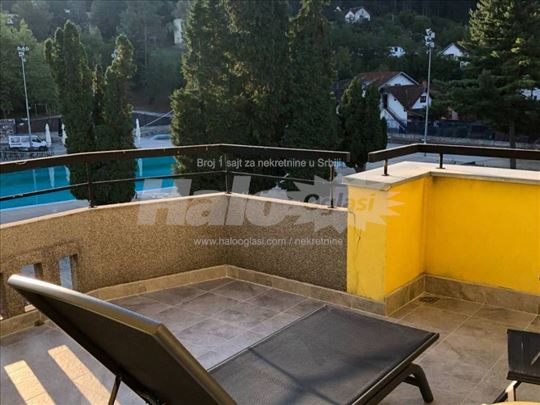 Dvosoban stan deljiv na dva apartmana Snežnik 60m2