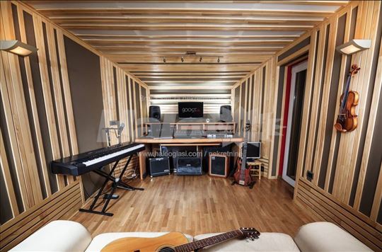 Izdajem profesionalni muzički studio 