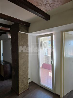 Kanarevo brdo polunamesten stan 47m² 