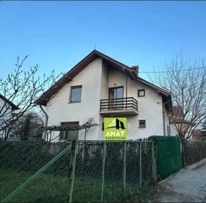 Kuća na odličnoj lokaciji - Kolonija
