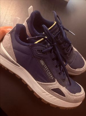 Nove skechers patike