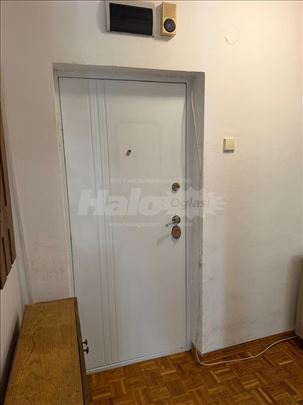 Prodaja ili zamena za stan na crnogorskom primorju