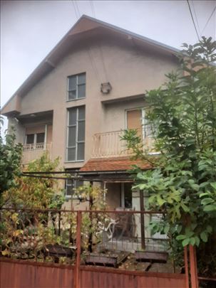 Prodaje se dvoetazna kuca u Belosevcu