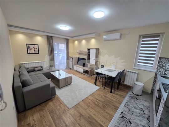 Stan 45 m2 sa terasom,Altina