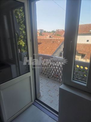 Stan Borča Odlična Lokacija