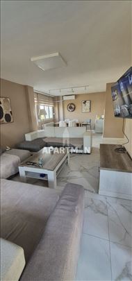 Luksuzan, svetao 3.0 stan od 90 m² u bloku 45 – mo