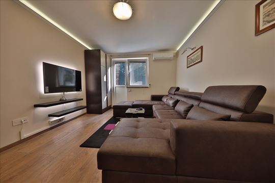 Gundulićev venac, renoviran, komforan, ID 8618