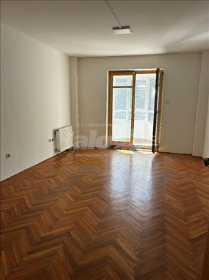 Izdajem prazan stan na Gradskom setalistu Cacak