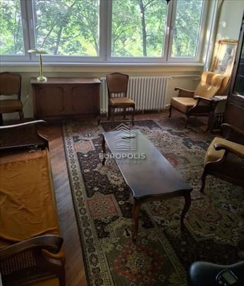 Komforan, porodični stan za izdavanje-MEDAKOVIĆ 2