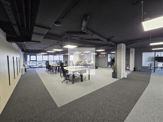 Moderan poslovni prostor 420m2: Kluz