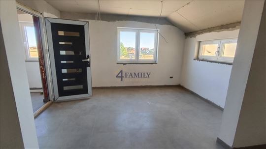 Novogradnja, 2.5, useljiv, parking u ceni