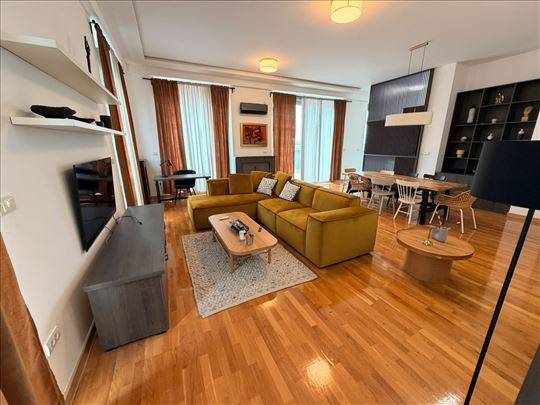 Penthouse četvorosoban stan 193m2