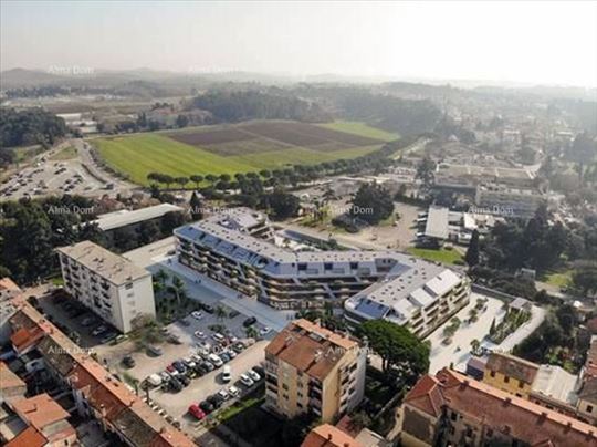 Poreč, stambeno poslovni objekt sa apartmanima i 