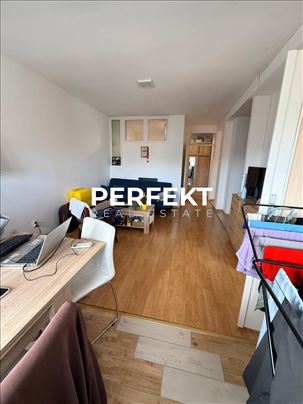 Prelep stan sa pogledom!