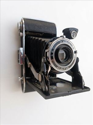 Stari predratni fotoaparat AGFA na meh 