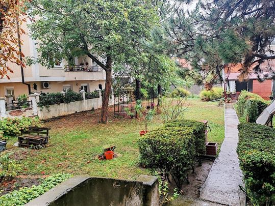 Voždovac 2,5-soban stan za kancelarije