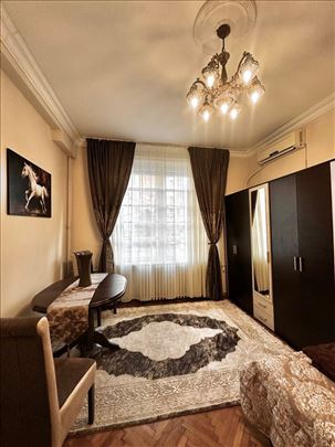 VRAČAR–prostran salonski dupleks od 90 m² 