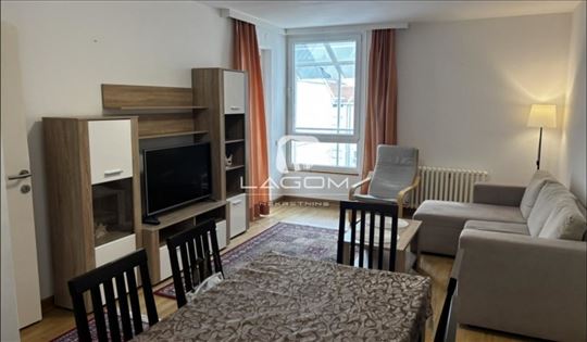 B71, Kompletno renoviran, namešten, odmah useljiv