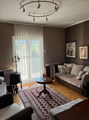 Banjica ul.Kolonija 74m 3,0 + garaža II EG PVC